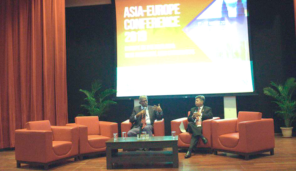 Professor Raja Rasiah (left) and YM Raja Dato’ Nushirwan Zainal Abidin (right)